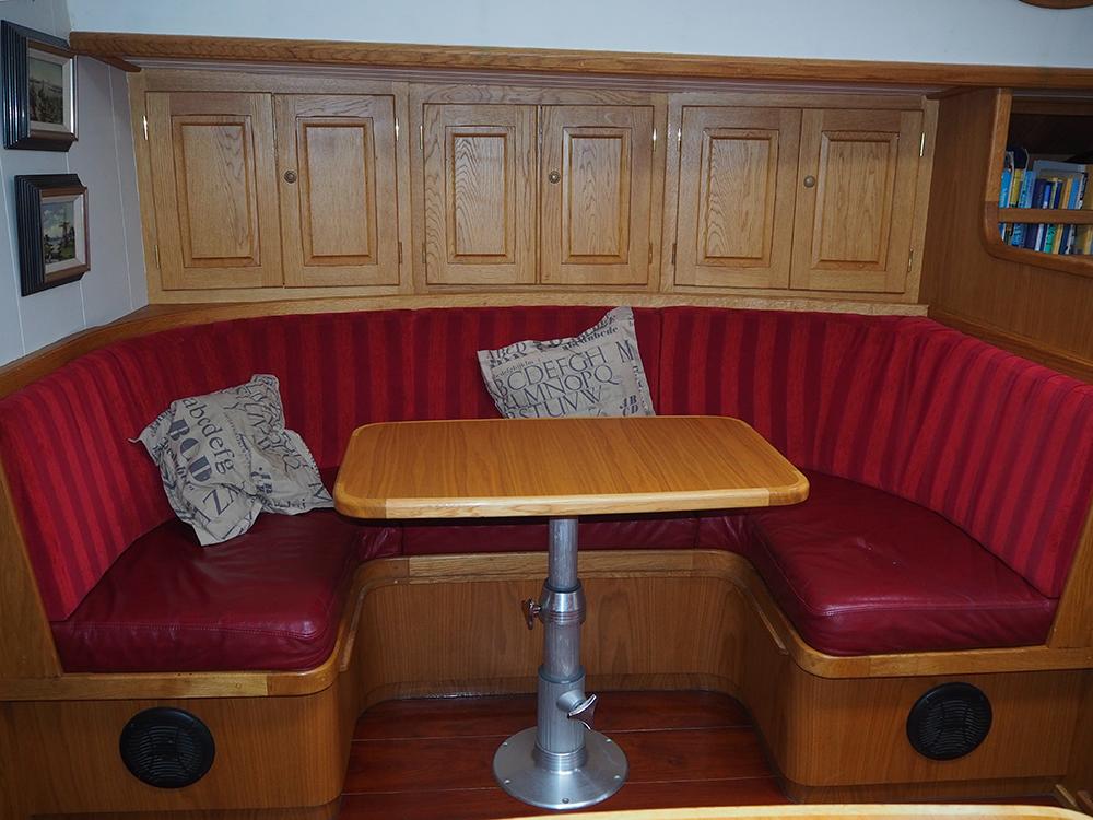 Saloon, Accommodation